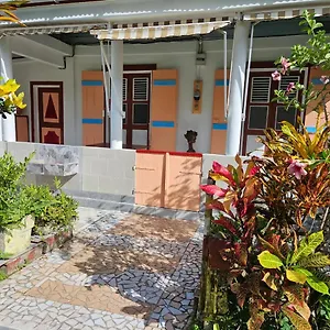 https://maison-familiale-authentique.comcaribbean.com